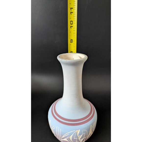 Mesa Verde Navajo Pottery Vase Signed By Artist With Geometric Design - Picture 2 of 14